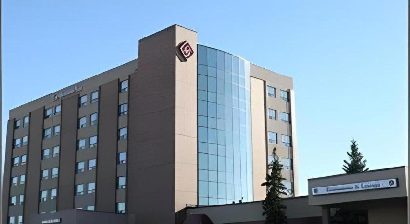 The Glenmore Inn & Convention Centre Calgary Bagian luar foto